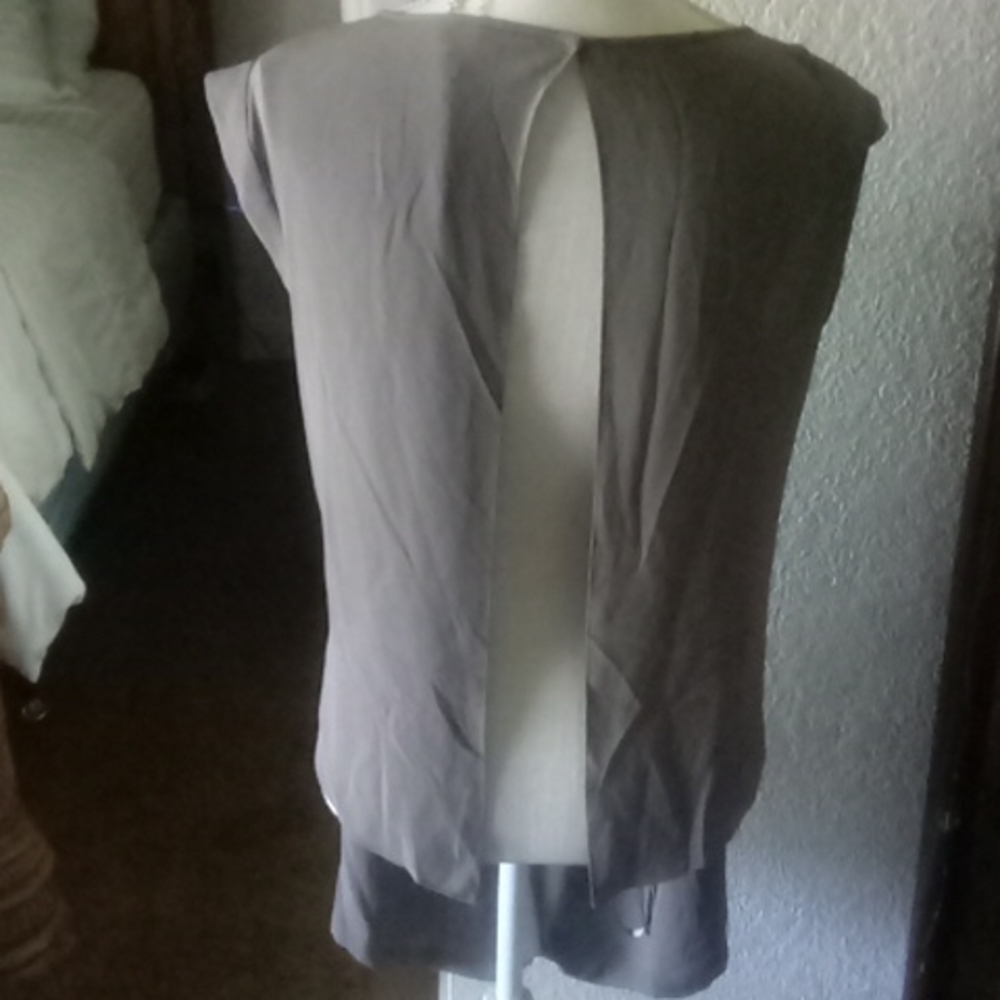 Clothes - Picture 2 of 4